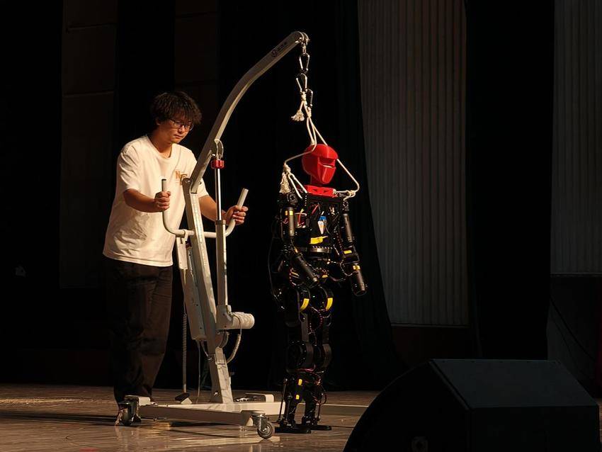 9.我院成功举行2025年学术科技表扬暨2026年学术科技节启动会（新闻稿）.docx