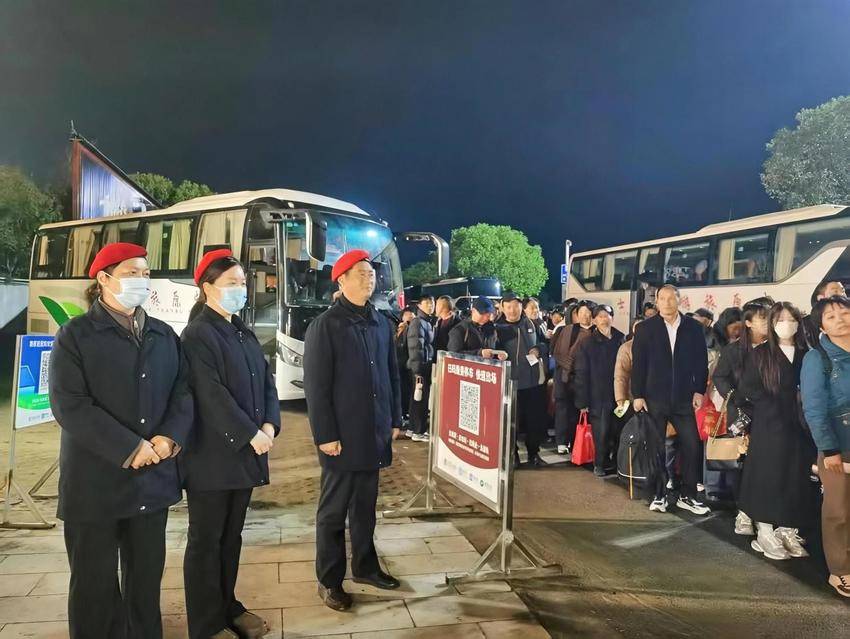 3_5000人！武当山迎来2026年首批特大祈福游团队(1)(1).docx