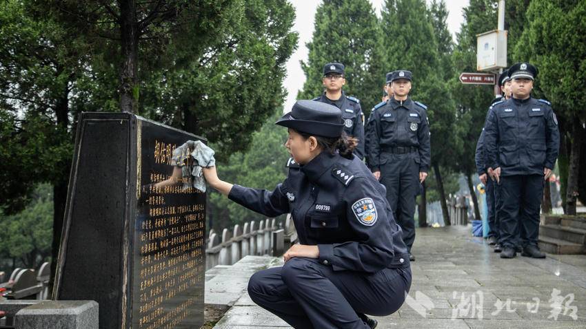 追忆烈士事迹