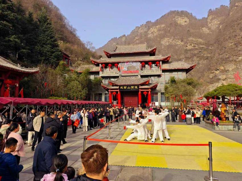 武当山景区播报｜正月初六假期近尾声 武当热度不减(1).docx