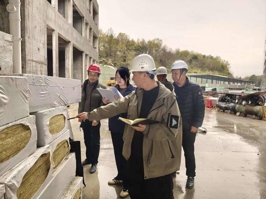黄石审计：深入工地一线 把脉老年护理医院建设质效.doc