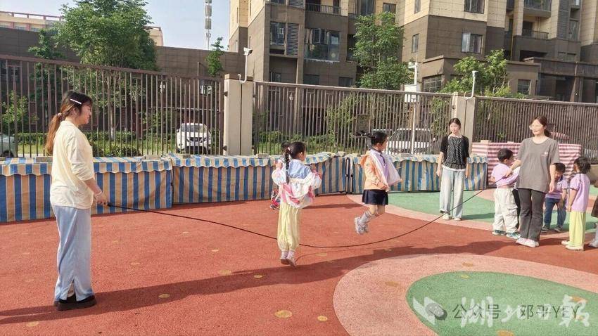 省幼师、长职双校学子齐聚邓平社区幼儿园，圆满完成实习历程.docx