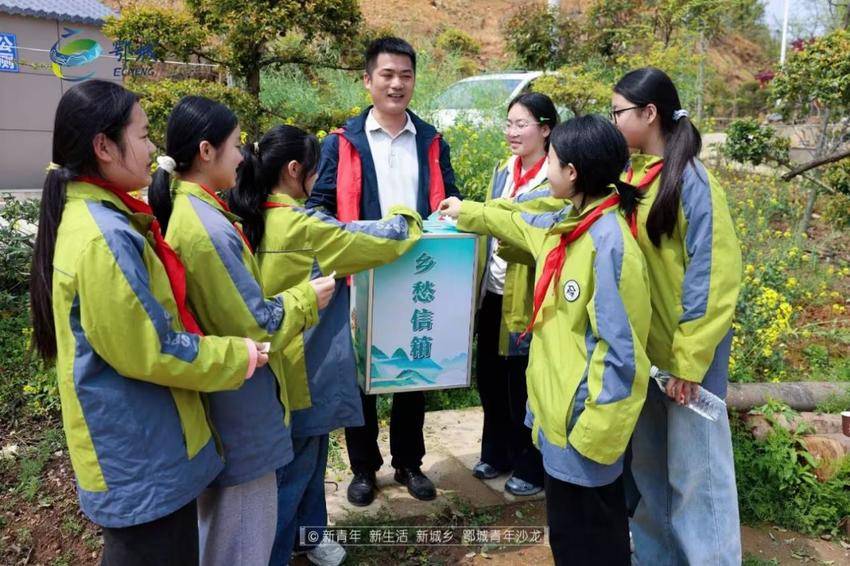 一支白菊献英烈，荠菜香里觅乡愁docx.docx