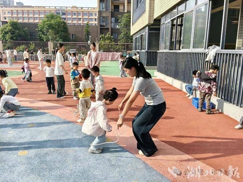 省幼师、长职双校学子齐聚邓平社区幼儿园，圆满完成实习历程.docx