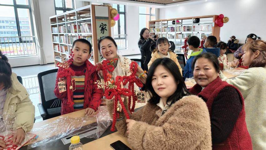 【新闻稿】“把爱带回家·暖心护航伴成长”——这个春节，葛店经开区的孩子和家长，把爱和年味一起带回家（终稿）.docx