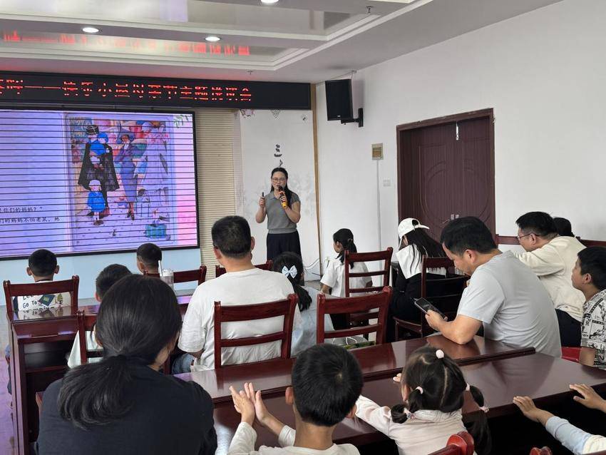 宜昌市图书馆快乐小屋母亲节主题悦读会报道.docx