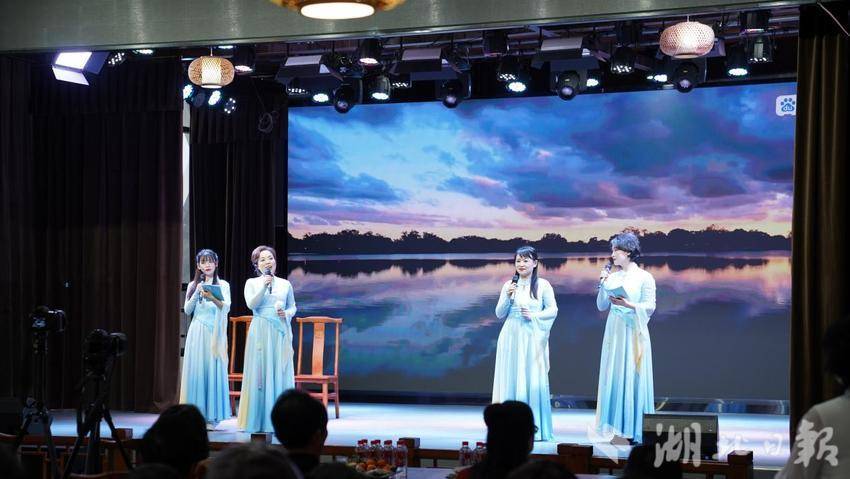 2.8 《百年辉煌咏工会》声动咸宁  书香润心照亮奋斗征程.docx