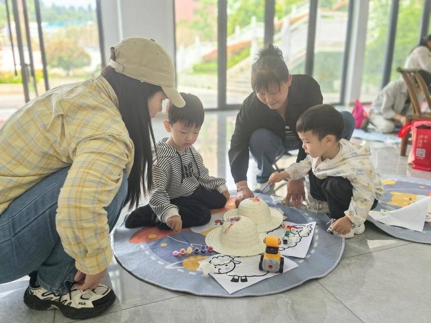 [点军街办]李家河村携手博林幼儿园开展趣味亲子活动.docx