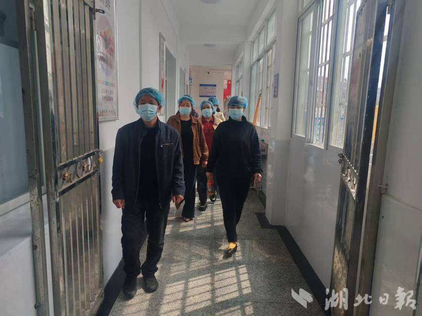 家校同心，共筑舌尖安全防线—— 杨叶镇团山小学食堂开放日圆满举行.docx