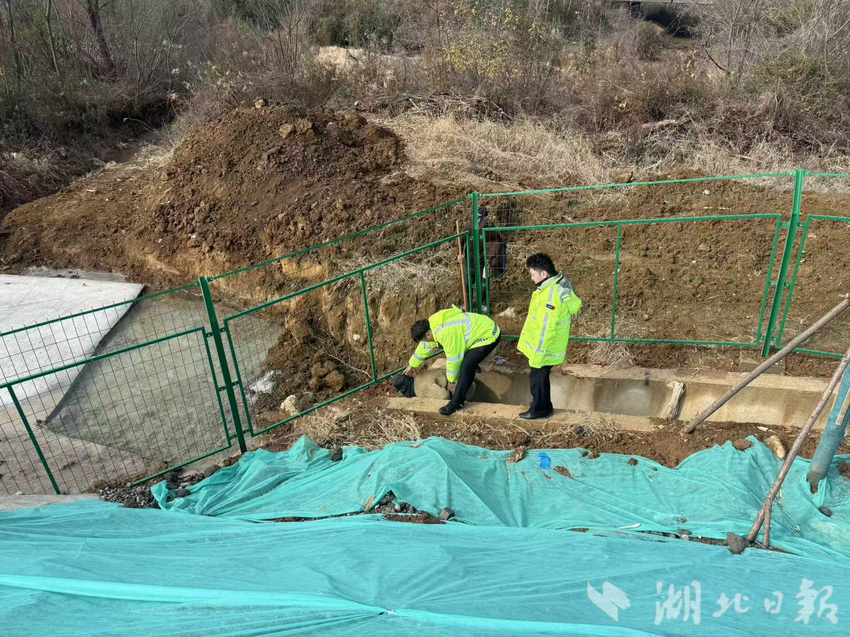 交警排查安全隐患