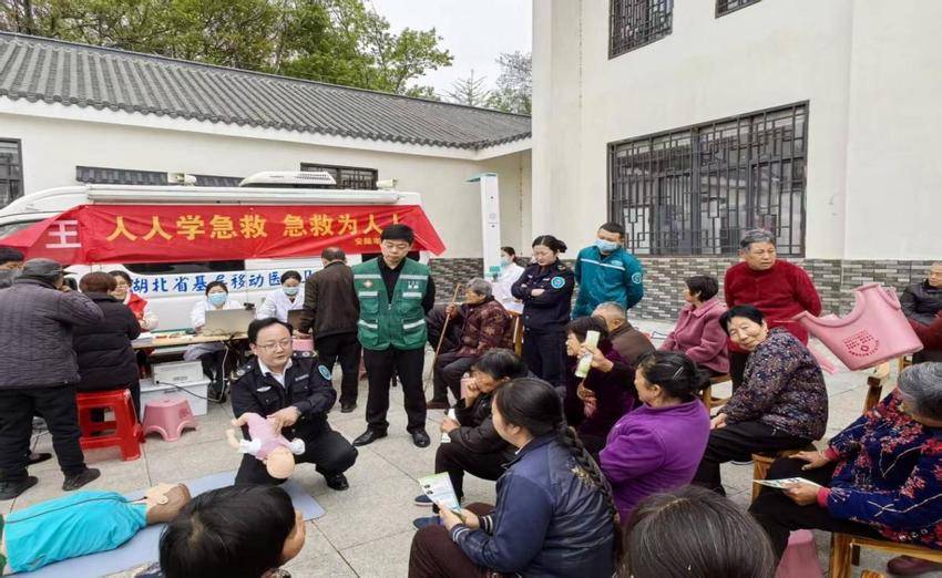 安陆市王义贞镇：免费体检进村湾，家庭医生护安康.docx