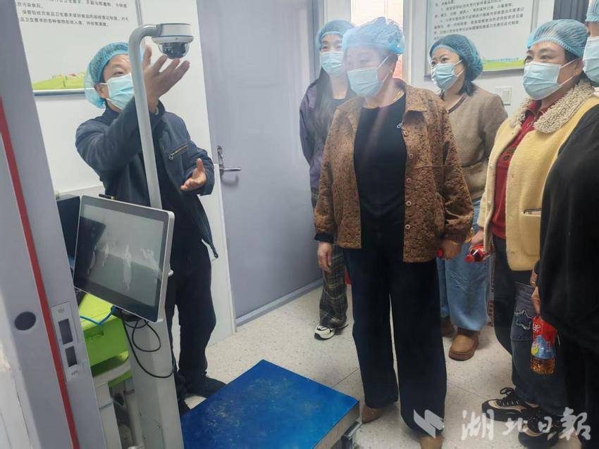 家校同心，共筑舌尖安全防线—— 杨叶镇团山小学食堂开放日圆满举行.docx