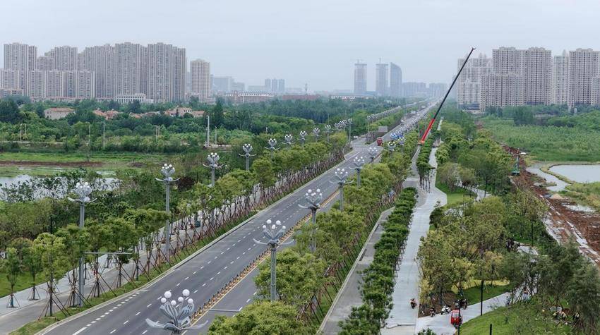 藏不住了！这条绿廊太治愈.docx