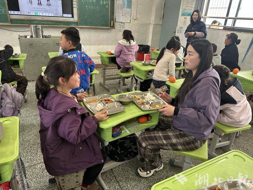 家校同心，共筑舌尖安全防线—— 杨叶镇团山小学食堂开放日圆满举行.docx