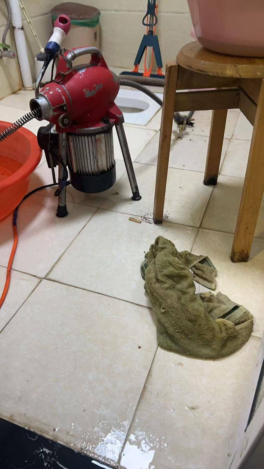 [点军街道]过节下水道堵塞闹心 村+物业联动迅速疏通让居民舒心春节.docx