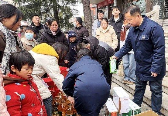 升升积爱润童心 石化担当暖红安  ——中石化黄冈石油分公司精准帮扶困境儿童赋能老区民生.docx