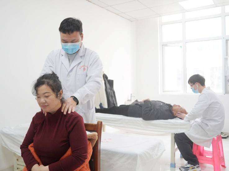 以赤诚服务 解除乡亲们的疾痛——皂市镇中心卫生院医疗惠民走笔.docx