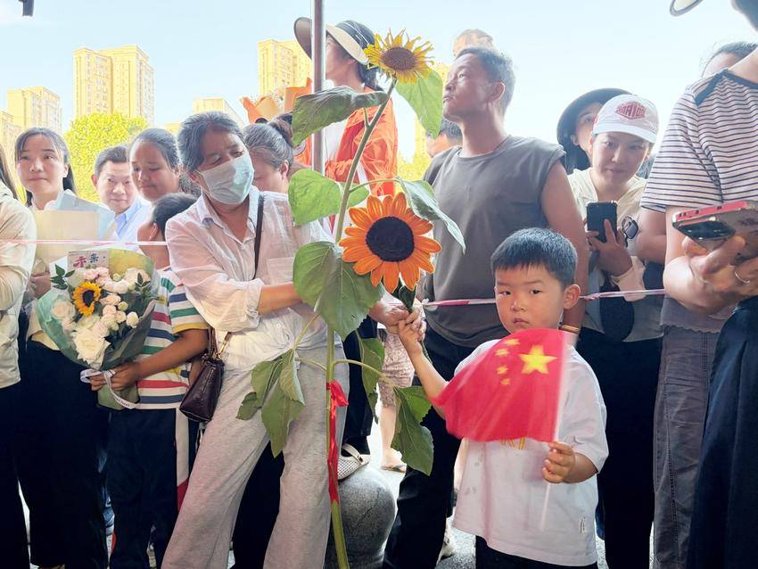 多图直击2026年天门高考暖心瞬间.docx