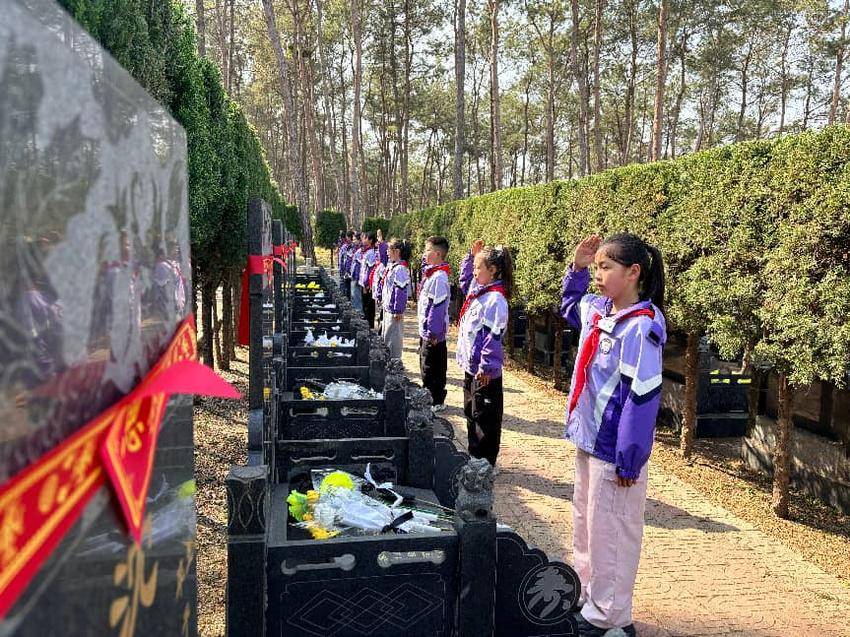 清明祭英烈 薪火永相传｜团安陆市委组织各学校开展2026年“清明祭英烈”主题团队日活动.docx