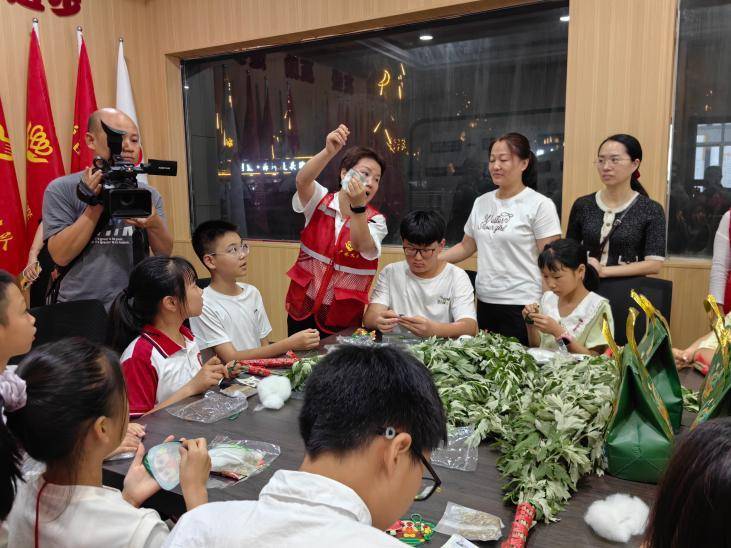 “‘粽’情迎端午·艾香润童心”广水开展亲子手工创意实践活动（图文）.docx
