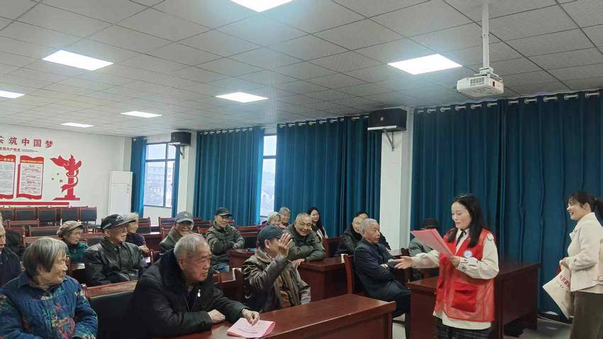 金湖街道铜绿山矿社区：低盐饮食，健康生活.doc