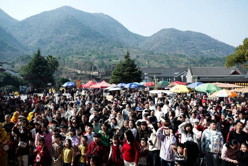 春节假期期间，超11万人次打卡！上冯古村马年新春，年味拉满，余韵悠长～.docx