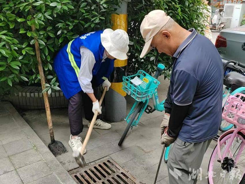 武昌中华路街道多部门联动为武昌实验中学考点考生打造暖心应考环境.docx