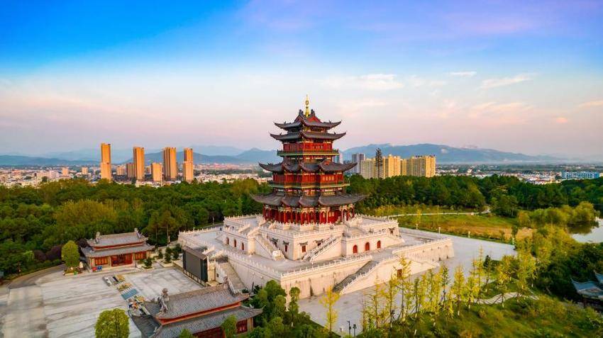 3-16 龟峰鹃红漫青山 一脉非遗耀古今.docx