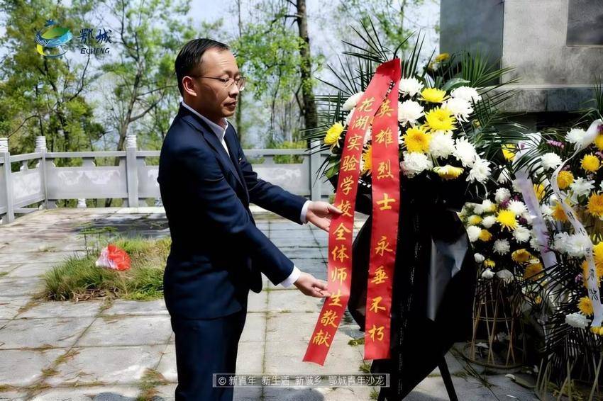 一支白菊献英烈，荠菜香里觅乡愁docx.docx