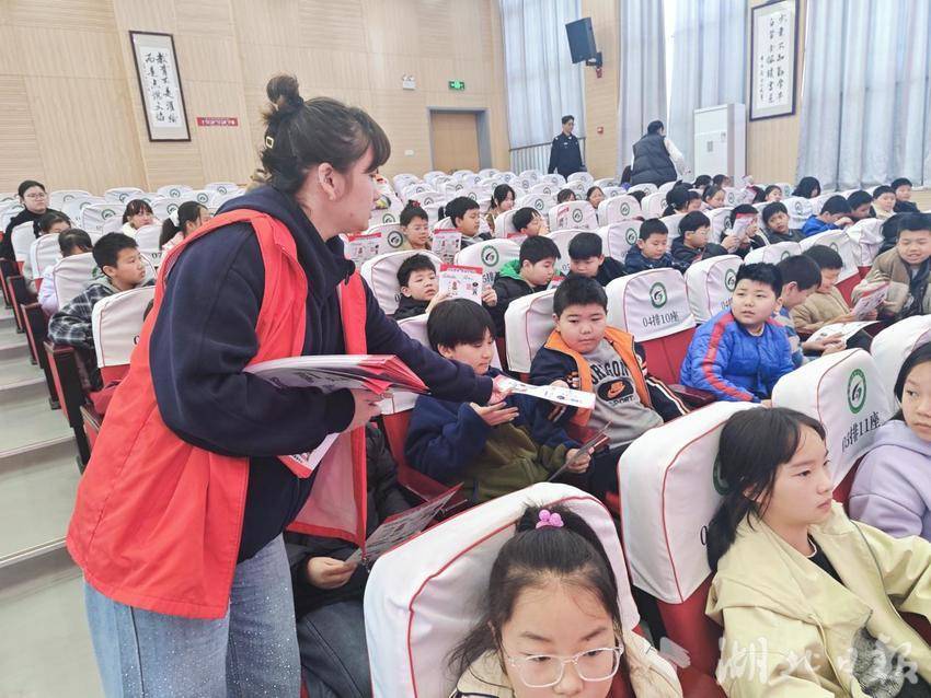 杨叶镇白沙小学开展“安全第一课 快乐新学期”主题宣讲活动.docx