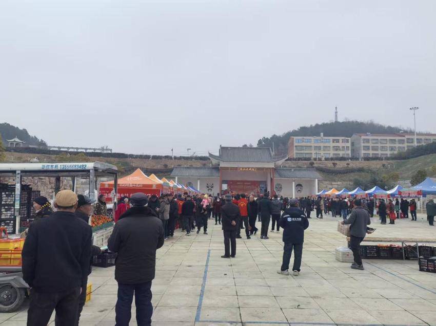 法治年货暖民心 普法惠民迎新春.doc