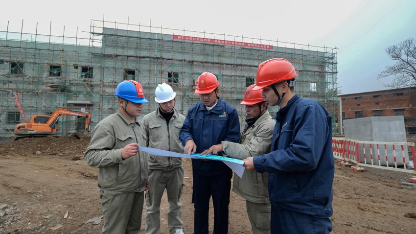 该中心纪检小组在现场检查工作