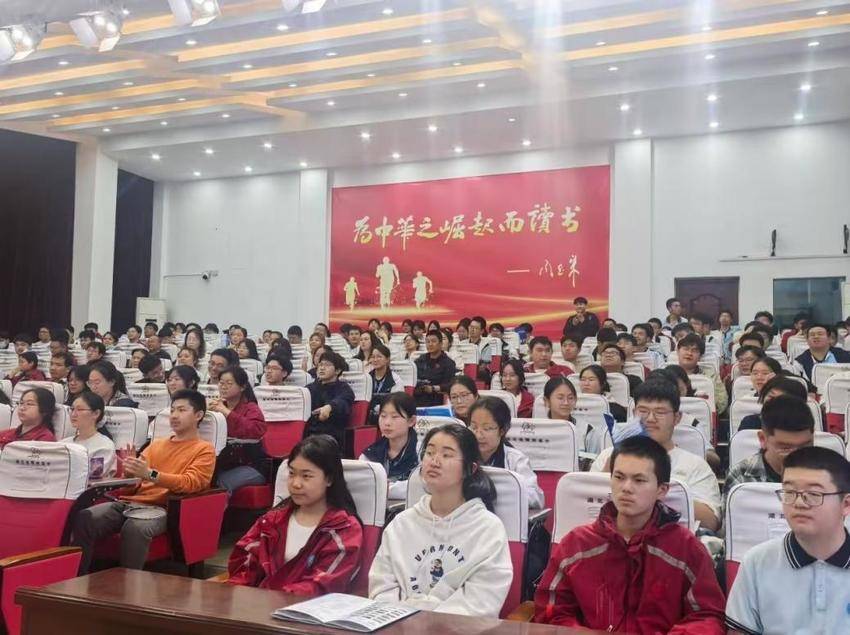 引名校资源，聚学长智慧，拓育人新路（定稿）.docx