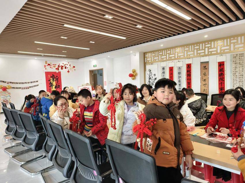 【新闻稿】“把爱带回家·暖心护航伴成长”——这个春节，葛店经开区的孩子和家长，把爱和年味一起带回家（终稿）.docx