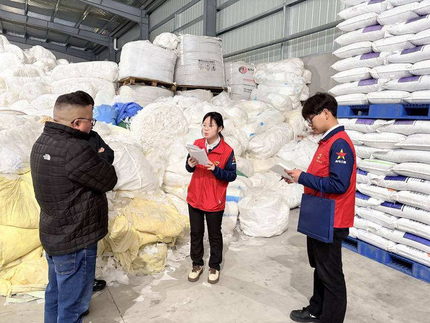 巧手布艺践环保 古韵皮影向新生——青马“仙”锋志愿服务队以无纺布为媒，筑无废仙桃 地方产业与文化融合的环保实践(1).docx