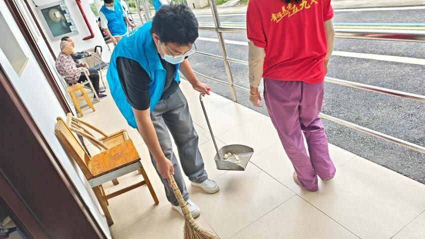 首个民族团结进步宣传周·月满中秋暖桑榆 食养敬老传温情——“小经星”志愿服务队赴九久敬老院开展志愿服务活动.docx