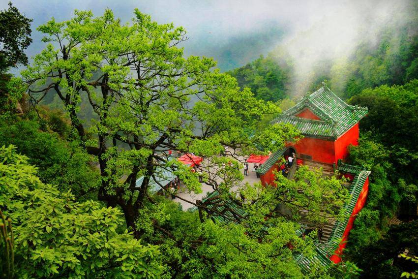 踏春赏景预约出行武当山发布2026清明节超全旅游攻略.docx