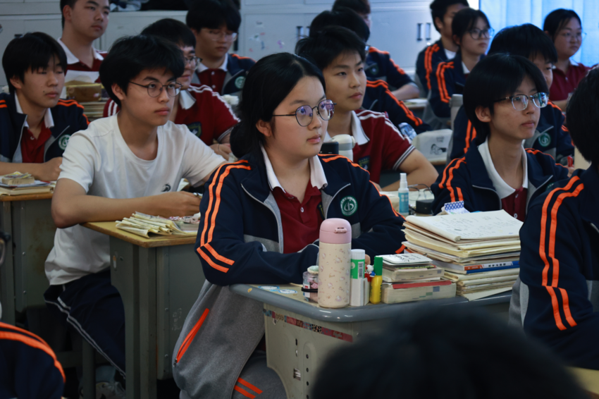 迎战高考无所惧，师生同心逐梦行.docx