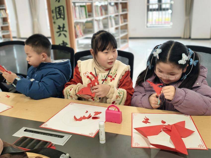 【新闻稿】“把爱带回家·暖心护航伴成长”——这个春节，葛店经开区的孩子和家长，把爱和年味一起带回家（终稿）.docx