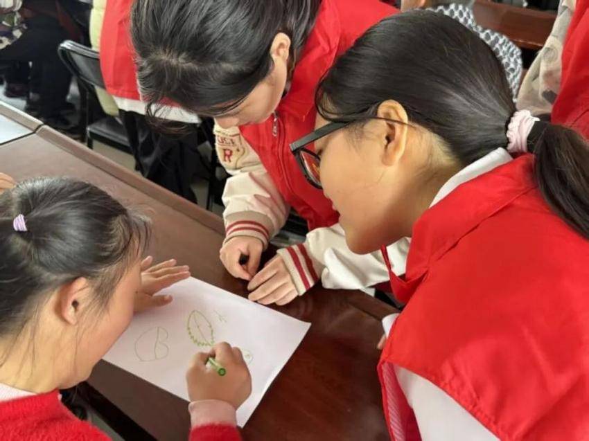 “小青桃” 志愿服务队走进仙桃特校.docx