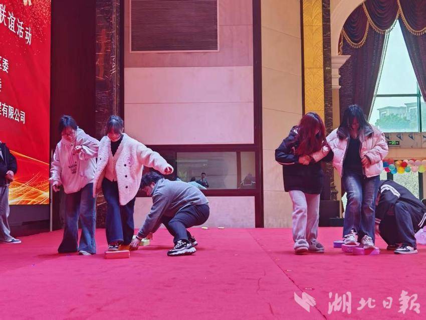 华容区2026年“‘花’容有约·会聚良缘”暨“芳华庆三八”企业人才联谊相约红莲湖(1).docx