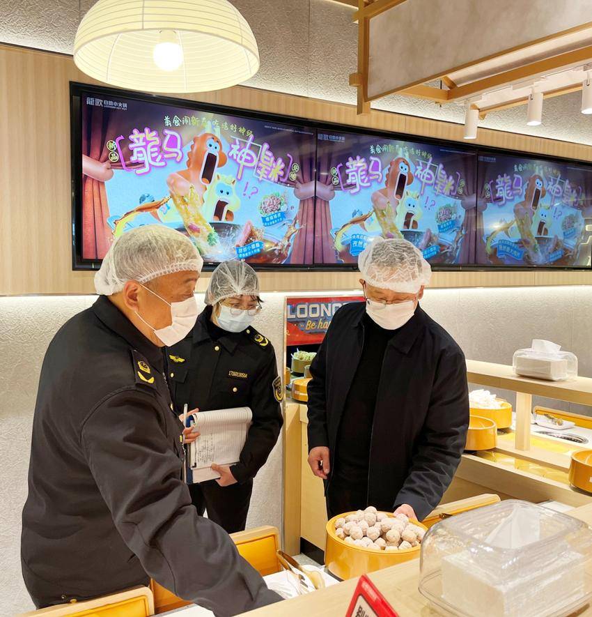守护“云端”餐桌，筑牢“舌尖”防线——我市开展网络餐饮食品安全专项行动纪实.docx