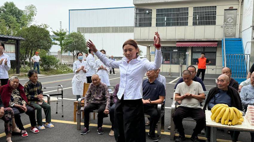首个民族团结进步宣传周·月满中秋暖桑榆 食养敬老传温情——“小经星”志愿服务队赴九久敬老院开展志愿服务活动.docx
