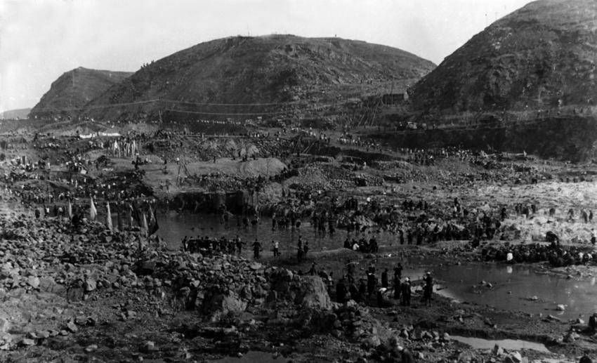 观音寺大坝河床清基