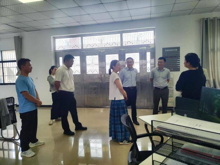 凝聚企业力量 夯实乡村服务阵地.docx