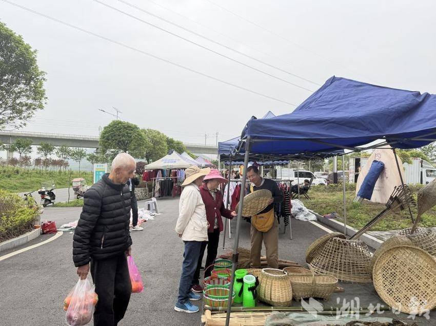彭思镇的赶集密码与复兴脉动.docx