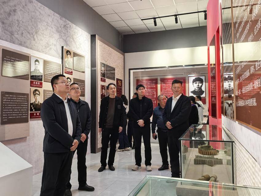 小林镇赴淮河镇开展加强边贸口子镇区域协作路径调研.doc