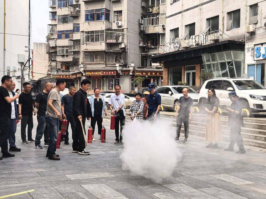樊城区开展2026年“全国科技活动周”科普讲座暨消防演练活动.docx