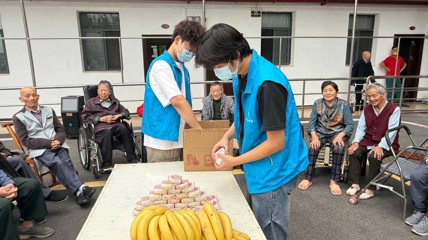 首个民族团结进步宣传周·月满中秋暖桑榆 食养敬老传温情——“小经星”志愿服务队赴九久敬老院开展志愿服务活动.docx