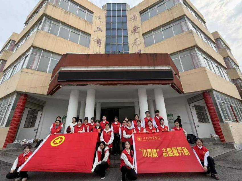 “小青桃” 志愿服务队走进仙桃特校.docx